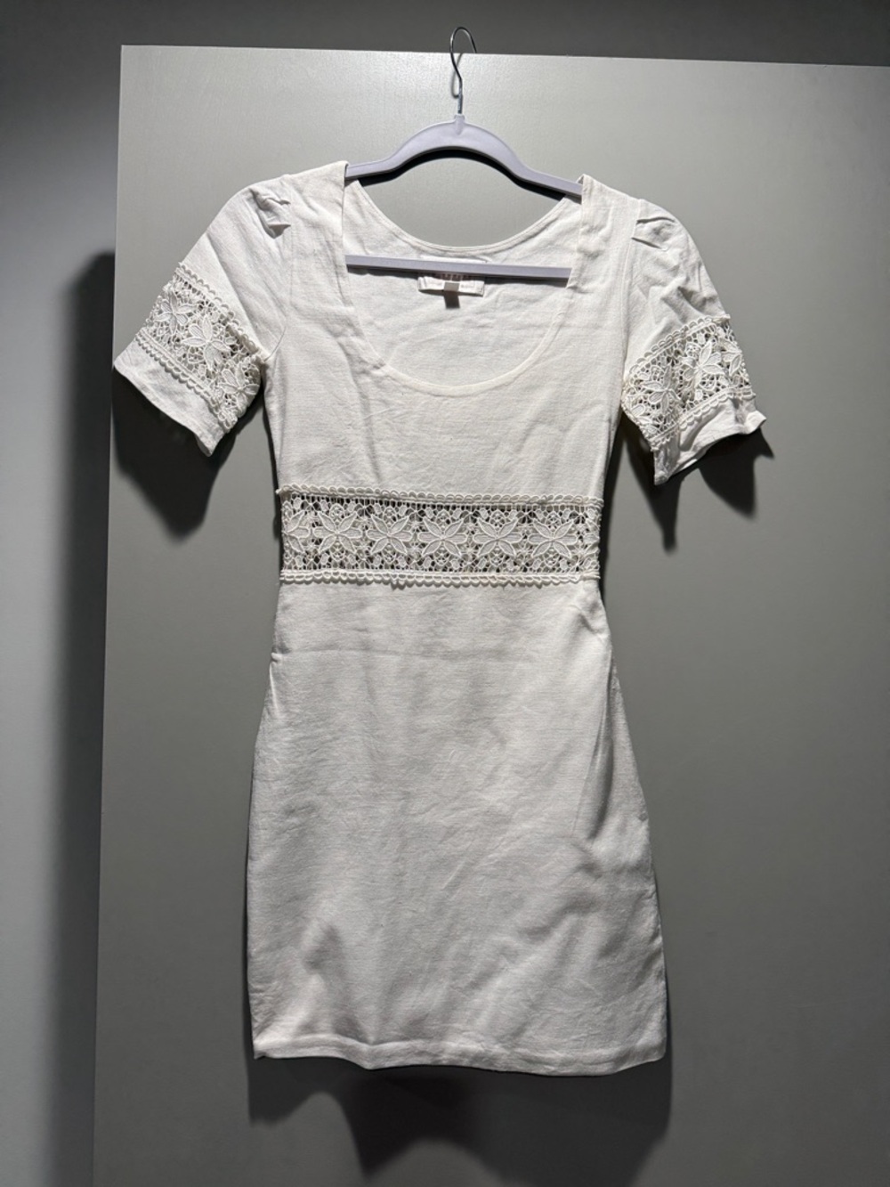 Stone Cold Fox ivory white short sleeve dress with lace design detail size 0